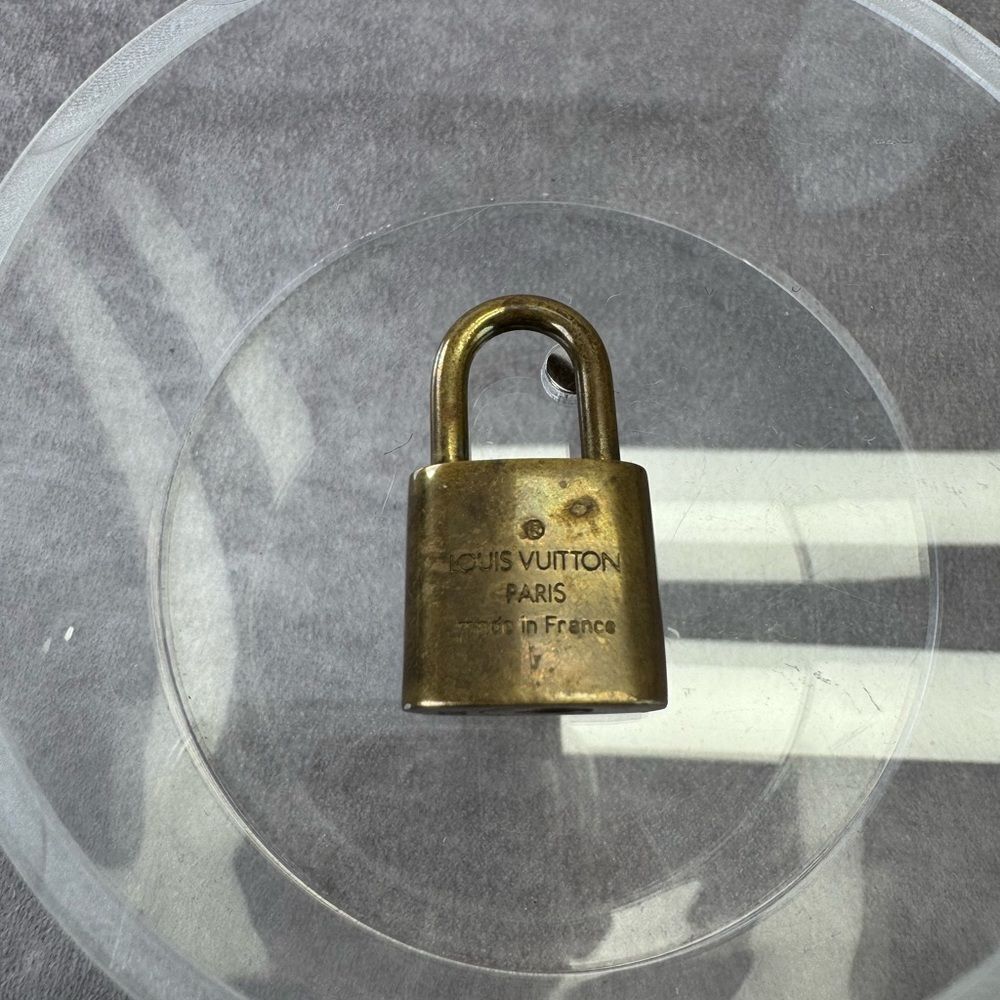 Louis Vuitton #312 Gold Padlock - Picture 3 of 5